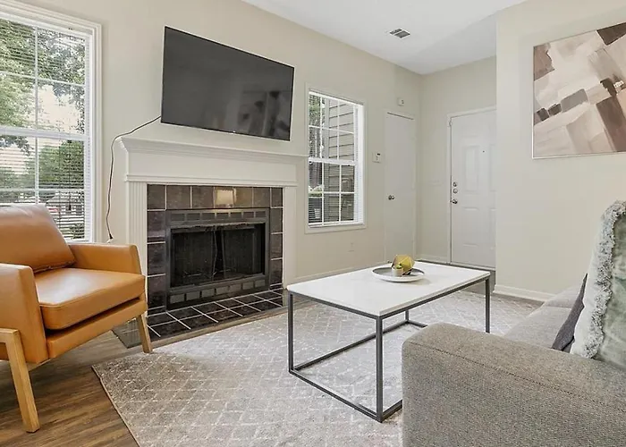 Apartment Landing Modern With Amazing Amenities *