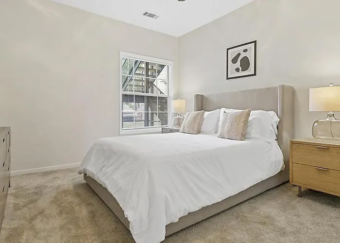 Landing Modern With Amazing Amenities *